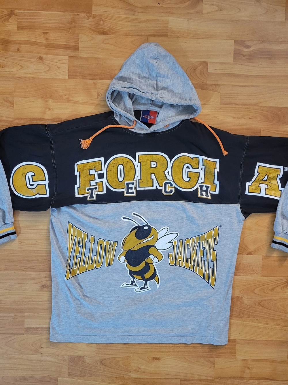 Vintage Georgia Tech Gray Large Yellow Jackets Hooded Longsleeve Light T-shirt